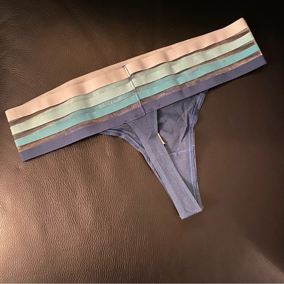 ⚡️2 for $20!⚡️New VS thong 🩵 - Picture 2 of 3